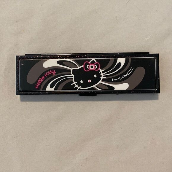 NWOB MAC Hello Kitty Eyeshadow Palette in Lucky Tom - Picture 2 of 4